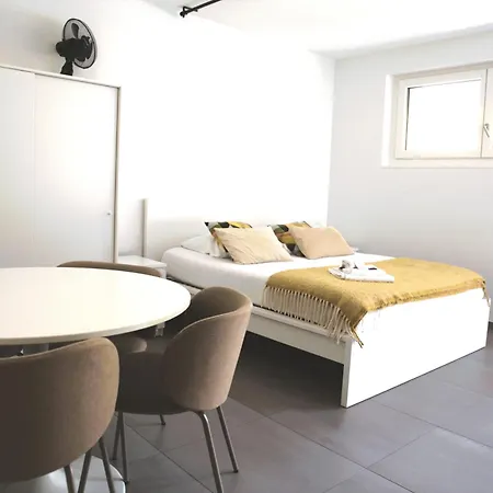 Charming Close To Centre