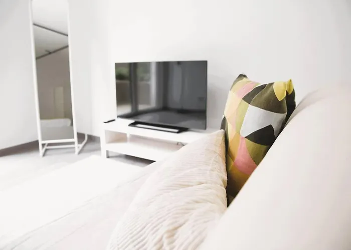 Charming Close To Centre Apartament