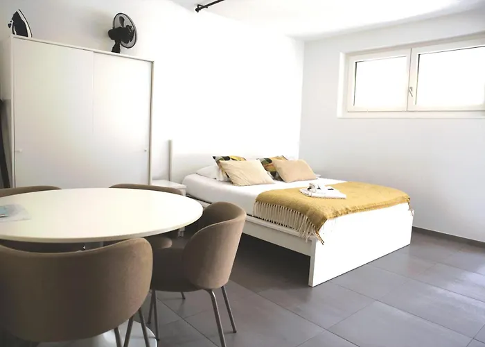 Charming Close To Centre